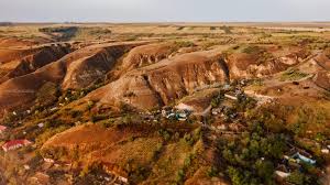 Colinele de Aur, satul Văleni