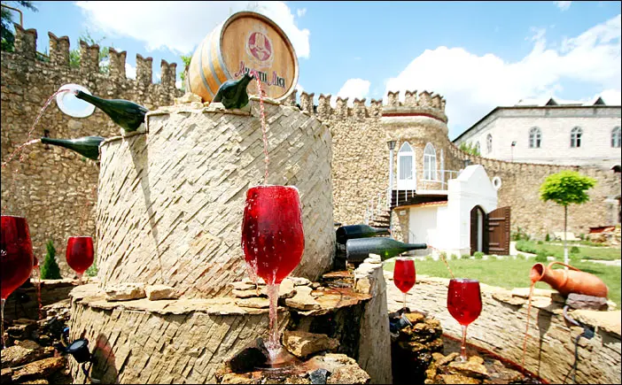 Explorați cea mai mare colecție de vinuri din lume la vinăria Milesti Mici